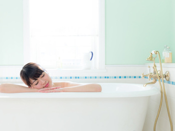 働く女性のお風呂タイム。湯船で寝落ちが多数！